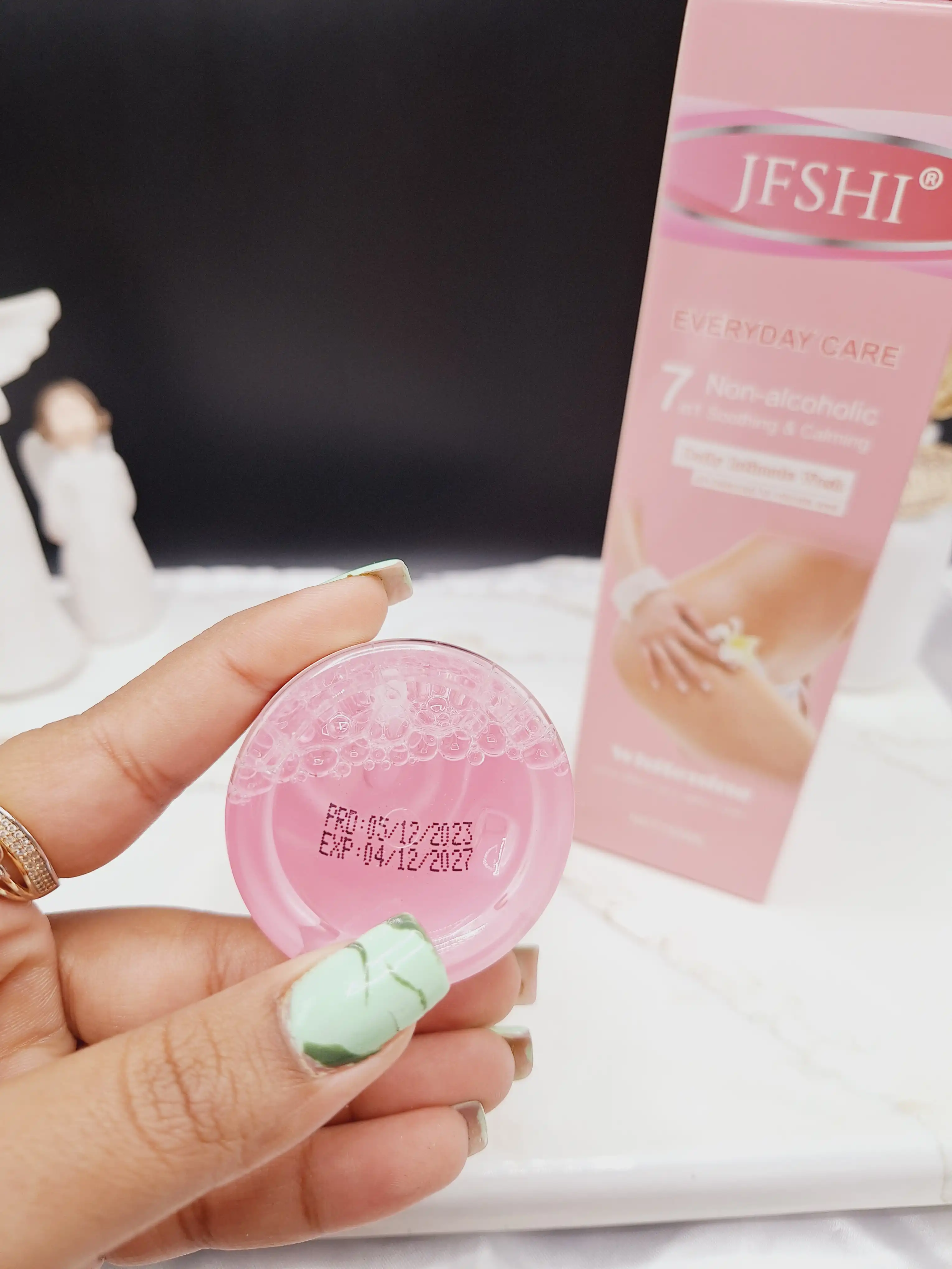 فوم براش دار شوینده نقاط حساس بدن سفید کننده کد J_3064