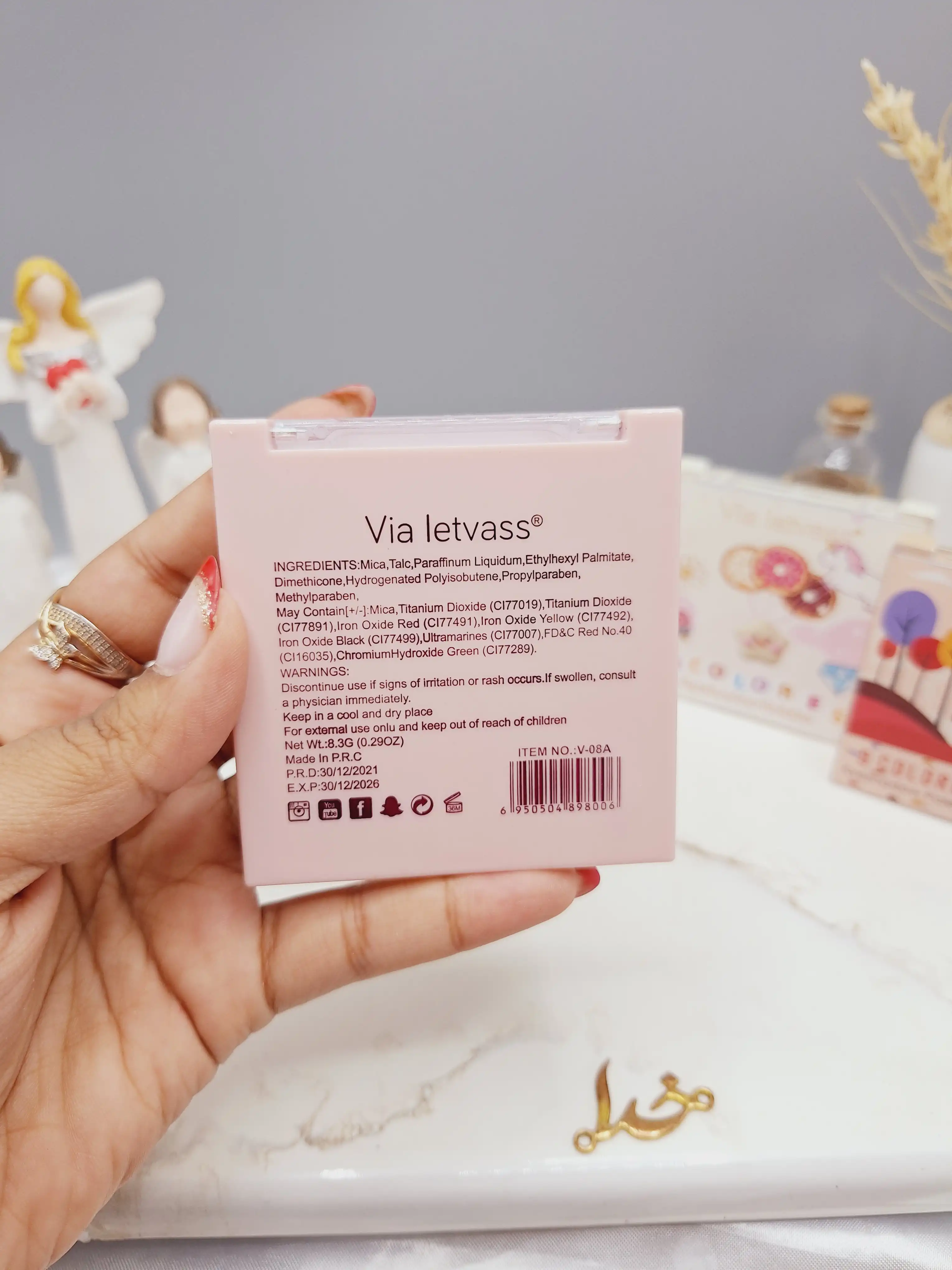 پالت رنگی تابستانه 9 رنگ طرح فانتزی شکلاتی برند Via letvass کد V_08A