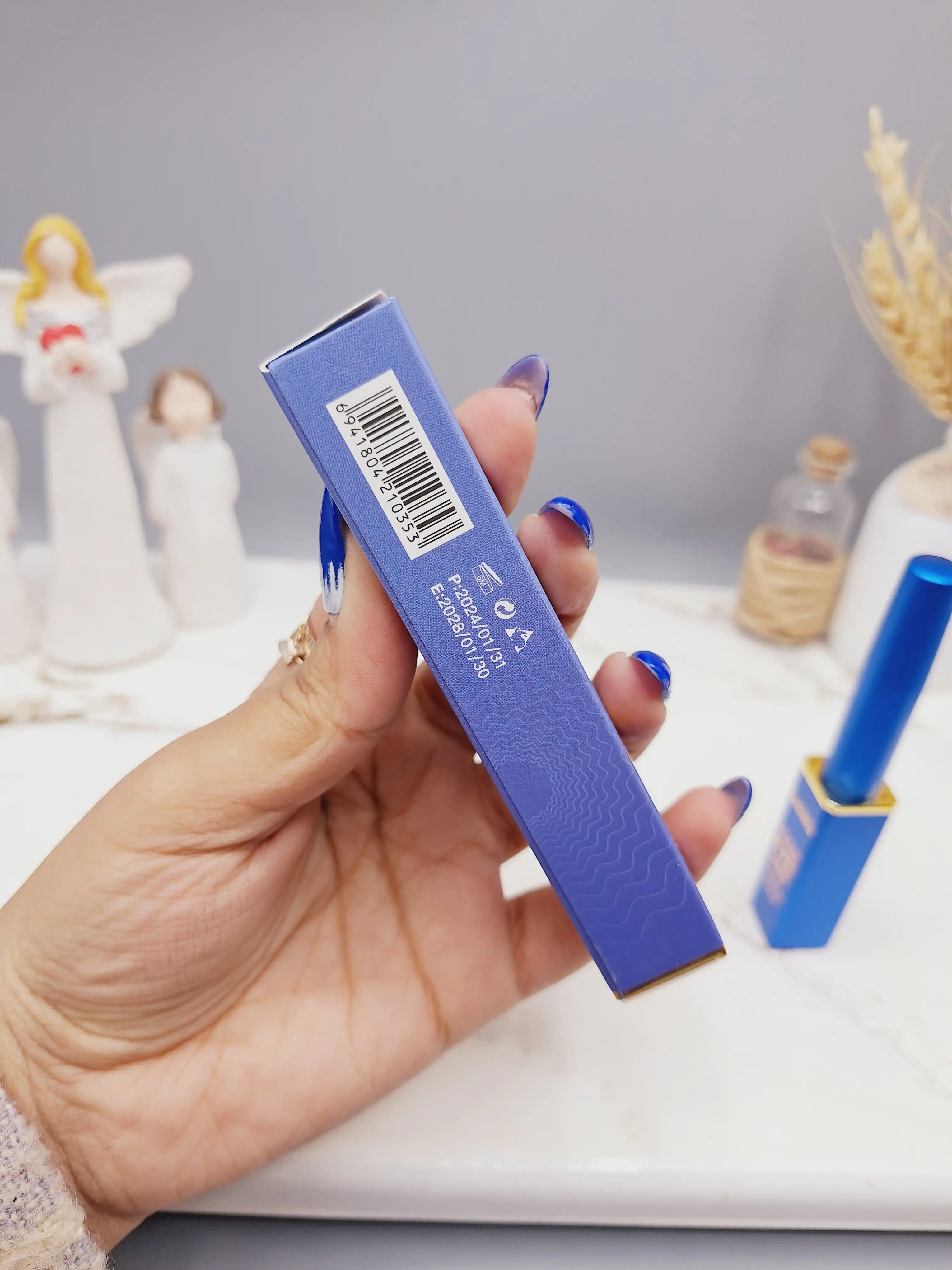 خط چشم ماژیکی رنگ مشکی برند Isodora کد 353
