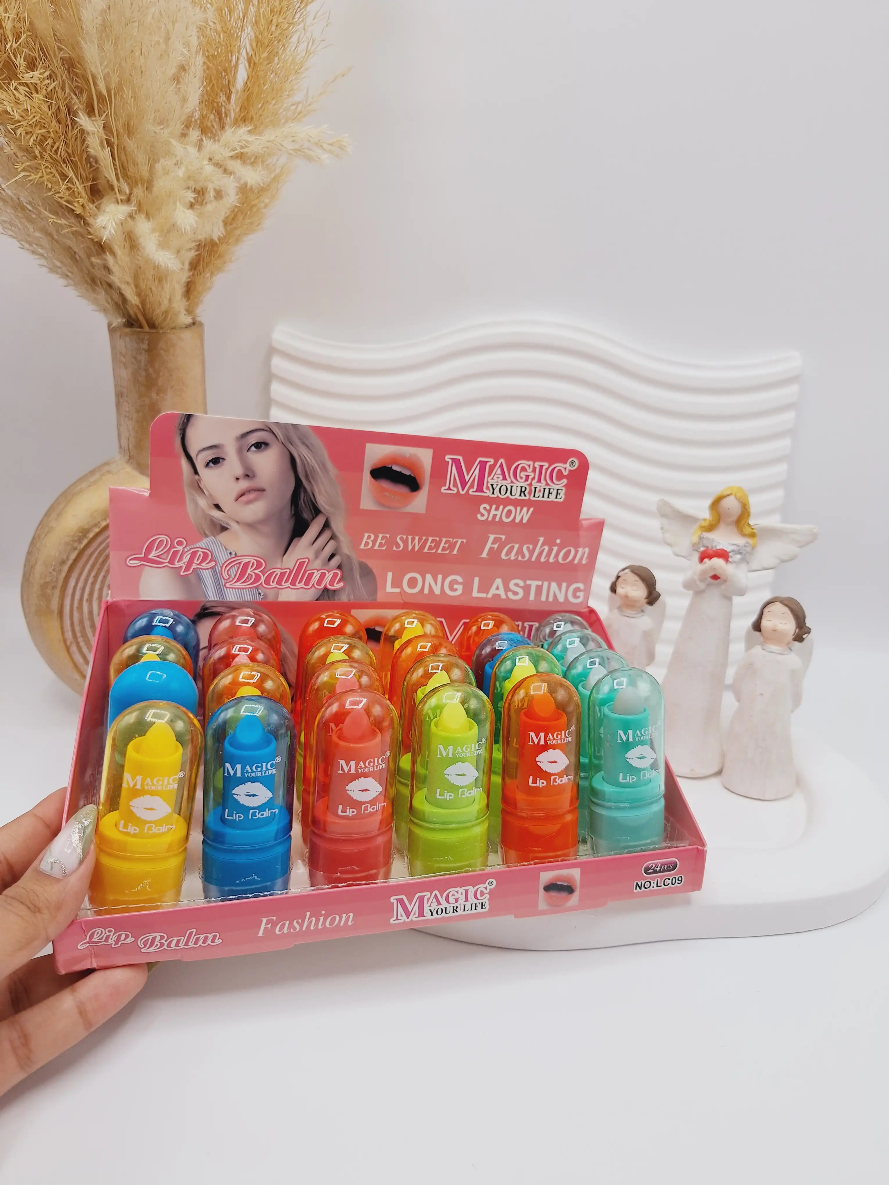 بالم لب پوکه رنگی برند مجیک فوق العاده خوشبو کد LC09