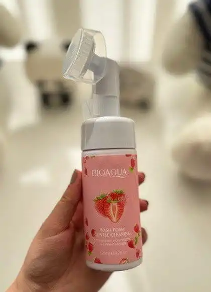 فوم براش دار توت فرنگی برند بیوآکوا کد 50663